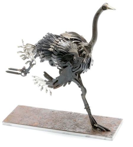 废旧金属“变身”动物雕塑创意设计