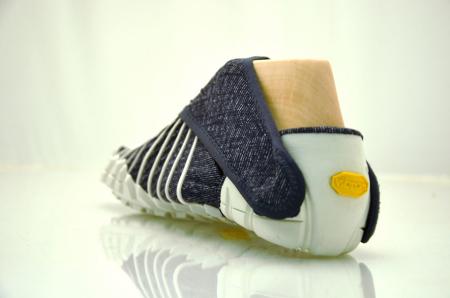 超轻便包裹式运动鞋创意设计