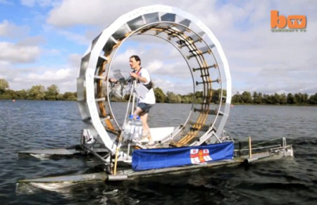 自制海上步行机穿越爱尔兰海创意设计