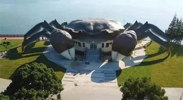 2018中国十大丑陋建筑创意设计，每年都能丑出新高度