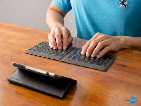 微软折叠式超薄蓝牙键盘创意设计