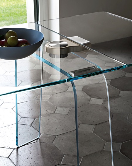 伸展结构的玻璃桌创意设计