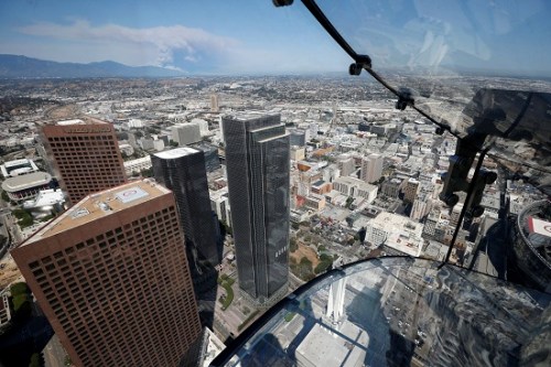 美国300米高全透明玻璃滑梯创意，你敢玩吗？