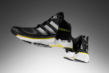 阿迪达斯最新抗震缓冲跑鞋创意设计